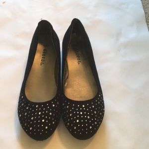 Black velvet wedge shoes with diamonds.